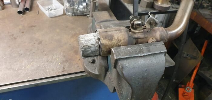 Suzuki-GSR-750-De-cat-Pipes-by-Max-Torque-Cans-UK-10