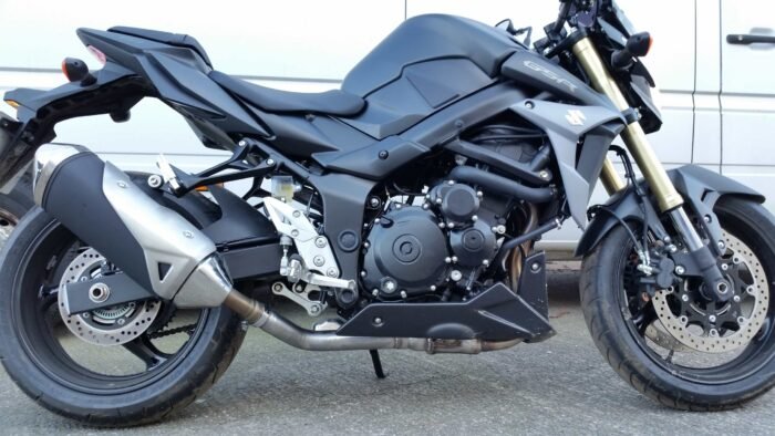 Suzuki-GSR-750-De-cat-Pipes-by-Max-Torque-Cans-UK-32